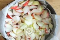 Шарлотка с яблоками - Шаг 4 Шарлотка с яблоками - Шаг 4