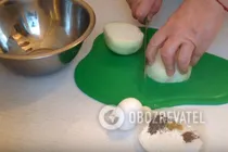 Луковые оладьи - Шаг 1 Луковые оладьи - Шаг 1