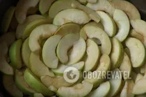 Шарлотка без яиц - Шаг 2 Шарлотка без яиц - Шаг 2