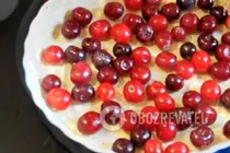 Шарлотка с вишней - Шаг 2 Шарлотка с вишней - Шаг 2