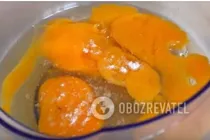 Шарлотка с клубникой - Шаг 1 Шарлотка с клубникой - Шаг 1