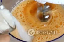 Шарлотка с клубникой - Шаг 2 Шарлотка с клубникой - Шаг 2
