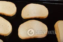 Гренки со шпротами - Шаг 2 Гренки со шпротами - Шаг 2
