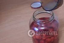 Клубничный ликер на водке с лимоном - Шаг 3 Клубничный ликер на водке с лимоном - Шаг 3