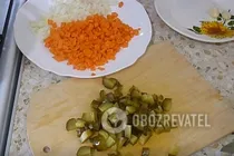Розсольник із перловкою й часником - Крок 2 Розсольник із перловкою й часником - Крок 2