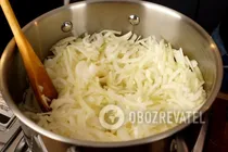 Цибулевий суп з куркою - Крок 3 Цибулевий суп з куркою - Крок 3