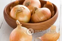 Луковый суп с чесноком и белым вином - Шаг 1 Луковый суп с чесноком и белым вином - Шаг 1