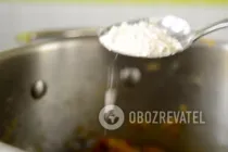 Луковый суп с чесноком и белым вином - Шаг 4 Луковый суп с чесноком и белым вином - Шаг 4