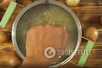 Цибулевий суп із вершками і травами - Крок 4 Цибулевий суп із вершками і травами - Крок 4