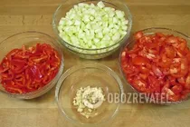 Салат из кабачков с помидорами и перцем - Шаг 1 Салат из кабачков с помидорами и перцем - Шаг 1