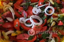 Салат из помидоров с болгарским перцем - Шаг 7 Салат из помидоров с болгарским перцем - Шаг 7