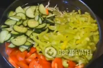 Салат із болгарським перцем та овочами - Крок 2 Салат із болгарським перцем та овочами - Крок 2