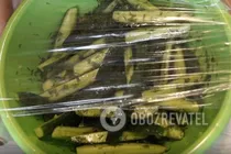 Малосольные огурцы с растительным маслом - Шаг 8 Малосольные огурцы с растительным маслом - Шаг 8
