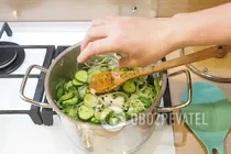 Салат из огурцов с луком и уксусом - Шаг 6 Салат из огурцов с луком и уксусом - Шаг 6