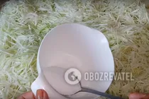 Квашена капуста з яблуками - Крок 3 Квашена капуста з яблуками - Крок 3