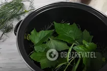 Малосольные огурцы "как у бабушки" - Шаг 3 Малосольные огурцы "как у бабушки" - Шаг 3