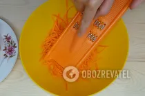Салат с огурцами и морковью - Шаг 2 Салат с огурцами и морковью - Шаг 2