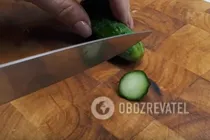 Малосольные огурцы на минералке - Шаг 2 Малосольные огурцы на минералке - Шаг 2