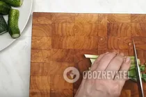 Малосольные огурцы на минералке - Шаг 3 Малосольные огурцы на минералке - Шаг 3