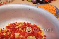 Грецький салат з квасолею і овочами - Крок 4 Грецький салат з квасолею і овочами - Крок 4