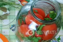 Квашеные помидоры с хреном - Шаг 4 Квашеные помидоры с хреном - Шаг 4
