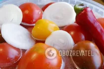 Квашеные помидоры с луком и горчицей - Шаг 7 Квашеные помидоры с луком и горчицей - Шаг 7
