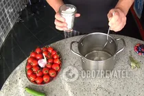 Малосольные помидоры в рассоле - Шаг 1 Малосольные помидоры в рассоле - Шаг 1