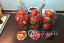 Маринованные помидоры с чесноком - Шаг 3 Маринованные помидоры с чесноком - Шаг 3