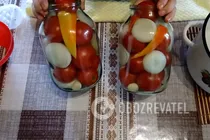 Мариновані помідори із цибулею і перцем - Крок 6 Мариновані помідори із цибулею і перцем - Крок 6