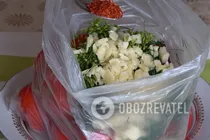 Малосольні помідори в пакеті з кропом - Крок 5 Малосольні помідори в пакеті з кропом - Крок 5