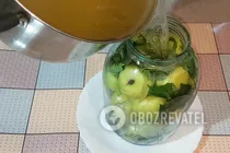 Моченые яблоки с медом и мелиссой - Шаг 5 Моченые яблоки с медом и мелиссой - Шаг 5