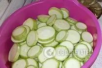 Мариновані кабачки з червоною смородиною - Крок 1 Мариновані кабачки з червоною смородиною - Крок 1