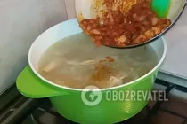 Рассольник с перловкой и томатной пастой - Шаг 5 Рассольник с перловкой и томатной пастой - Шаг 5