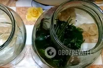 Квашені помідори з вишневим листям - Крок 2 Квашені помідори з вишневим листям - Крок 2