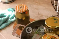 Квашеные огурцы с чесноком и перцем - Шаг 10 Квашеные огурцы с чесноком и перцем - Шаг 10