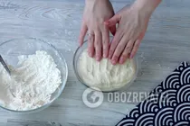 Катлама с луком на сковороде - Шаг 2 Катлама с луком на сковороде - Шаг 2