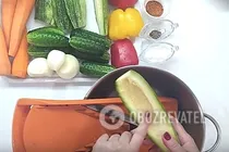 Маринованные кабачки с огурцами - Шаг 1 Маринованные кабачки с огурцами - Шаг 1