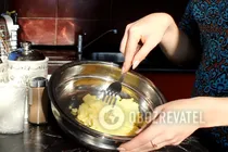 Картопляні пончики з борошном - Крок 2 Картопляні пончики з борошном - Крок 2