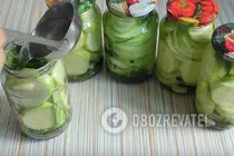 Мариновані кабачки з листям смородини - Крок 7 Мариновані кабачки з листям смородини - Крок 7