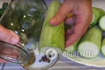 Пряні мариновані кабачки - Крок 1 Пряні мариновані кабачки - Крок 1