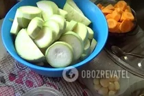 Мариновані кабачки з морквою і часником - Крок 2 Мариновані кабачки з морквою і часником - Крок 2