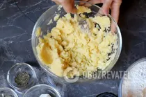 Простые клецки с сыром - Шаг 1 Простые клецки с сыром - Шаг 1