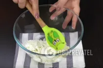 Солодкі сирні вушка - Крок 2 Солодкі сирні вушка - Крок 2