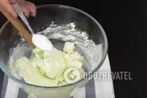 Солодкі сирні вушка - Крок 3 Солодкі сирні вушка - Крок 3