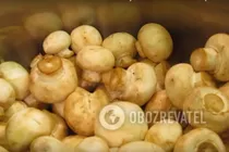 Мариновані печериці у власному соку - Крок 2 Мариновані печериці у власному соку - Крок 2