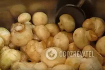 Мариновані печериці у власному соку - Крок 3 Мариновані печериці у власному соку - Крок 3