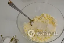 Швидкі сирні вушка - Крок 1 Швидкі сирні вушка - Крок 1