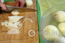 Луковый суп с гренками - Шаг 1 Луковый суп с гренками - Шаг 1