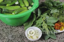 Консервированные огурцы с водкой - Шаг 1 Консервированные огурцы с водкой - Шаг 1