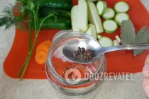 Мариновані огірки з кабачками - Крок 4 Мариновані огірки з кабачками - Крок 4
